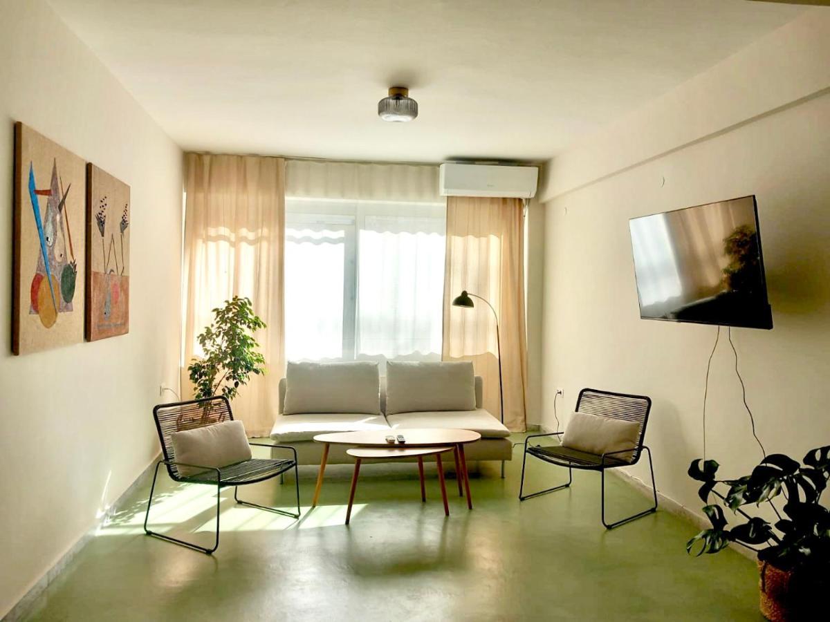 Specious Flat In Aparthotel Thessaloniki